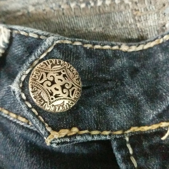 Silver Tuesday 16.5" Capri Dark Wash Jeans - size 27 - Picture 2 of 8